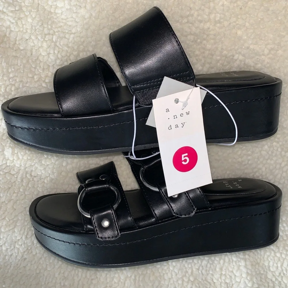A. new day Black/Haisley platform sandals, with memory foam Size 5